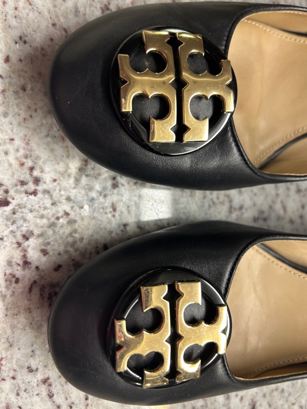 Tory Burch Black Leather Pumps with Gold Logos size 7.5 - Picture 9 of 9